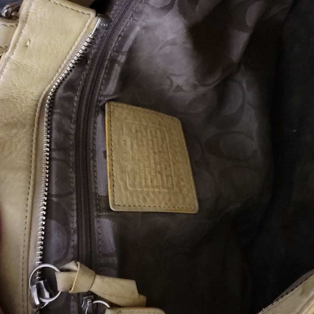 Authentic Coach bag - Picture 3 of 4